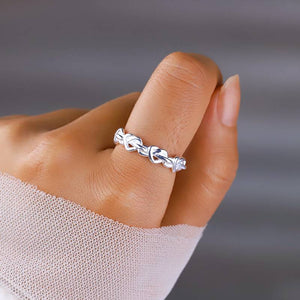 HEART KNOT RING