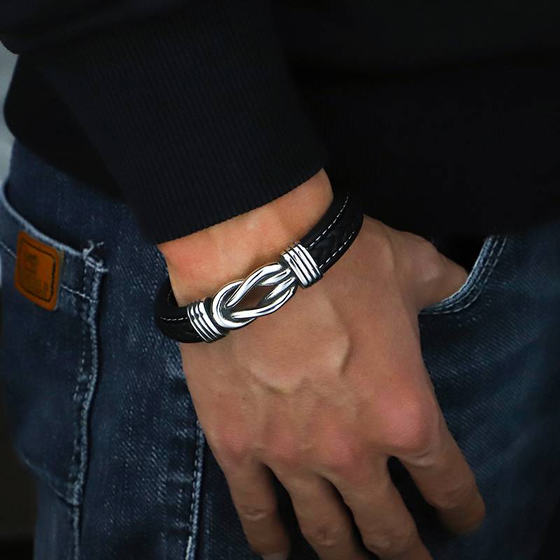 LINKED LEATHER BRAIDED BRACELET